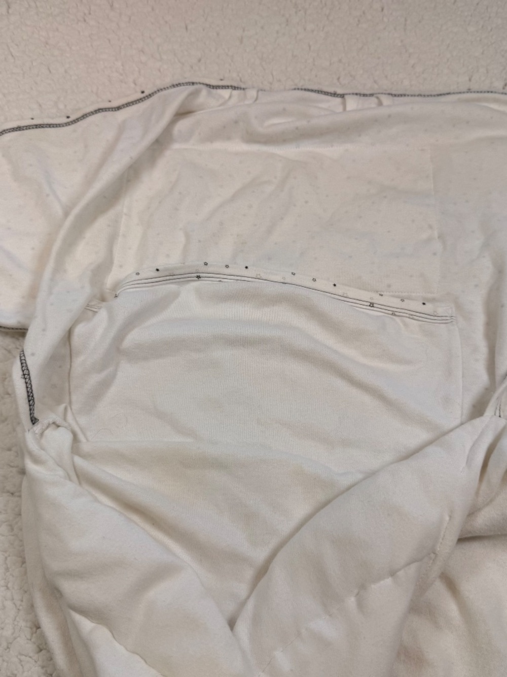Nested Bean Zen Swaddle Classic – Gently Weighted White Stardust 0-6M - Picture 5 of 7